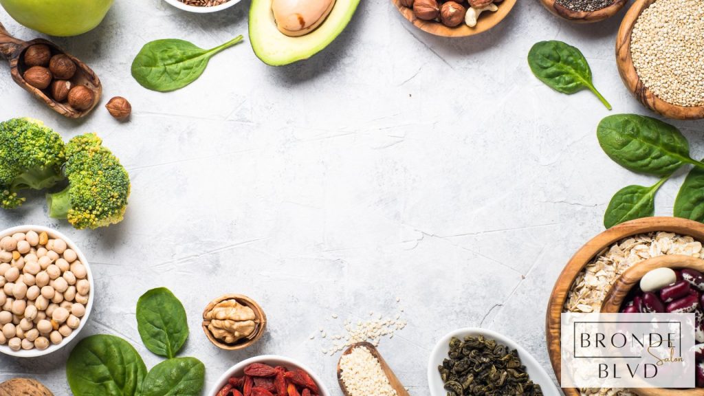 Chandler's Guide to Frizz-Free Summer Hair